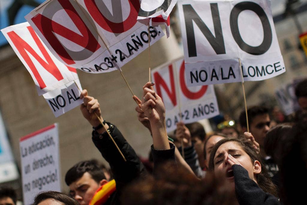 Students protest over Spain's education law, university fees